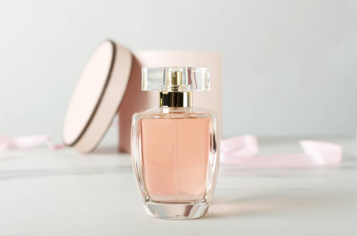 visu-distinguee-portee-parfum-flacon-allure_2026-04-26_22-50-06