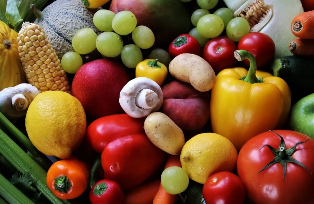 Est_ce_que_manger_des_fruits_combat_le_cancer_du_sein_? Est_ce_que_manger_des_fruits_combat_le_cancer_du_sein_?