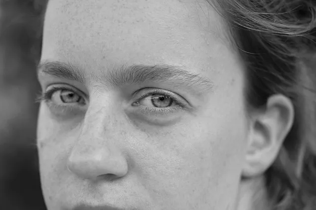 Pourquoi_est_il_important_de_prendre_soin_de_son_contour_des_yeux_? Pourquoi_est_il_important_de_prendre_soin_de_son_contour_des_yeux_?