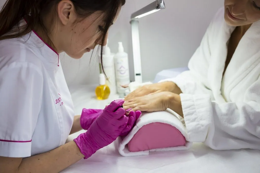 Ce_que_vous_devez_savoir_sur_la_manucure_semi_permanente_et_le_gel Ce_que_vous_devez_savoir_sur_la_manucure_semi_permanente_et_le_gel