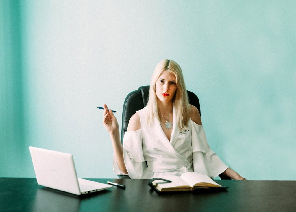 L_essor_de_l_entrepreneuriat_féminin_:_un_pilier_de_la_société_moderne L_essor_de_l_entrepreneuriat_féminin_:_un_pilier_de_la_société_moderne