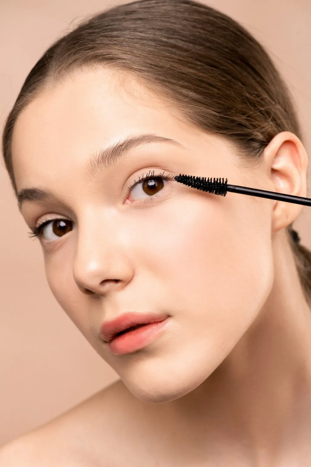 Stratégie_de_maquillage_en_5_minutes_pour_votre_prochaine_réunion_Zoom Stratégie_de_maquillage_en_5_minutes_pour_votre_prochaine_réunion_Zoom