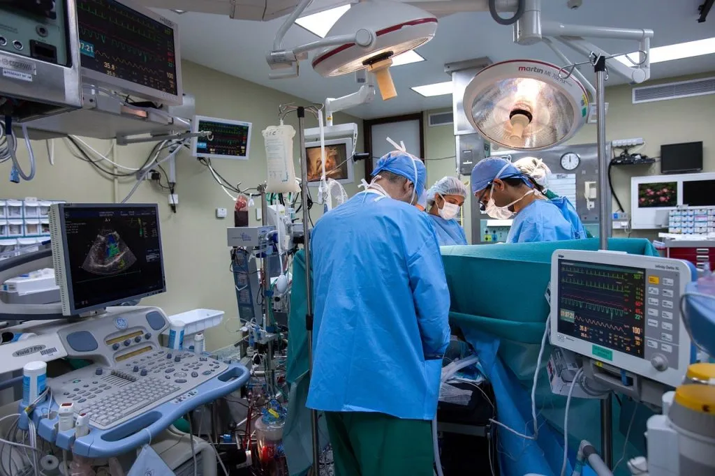 La_chirurgie_esthétique_permet_elle_vraiment_de_se_sentir_mieux_dans_sa_peau_? La_chirurgie_esthétique_permet_elle_vraiment_de_se_sentir_mieux_dans_sa_peau_?