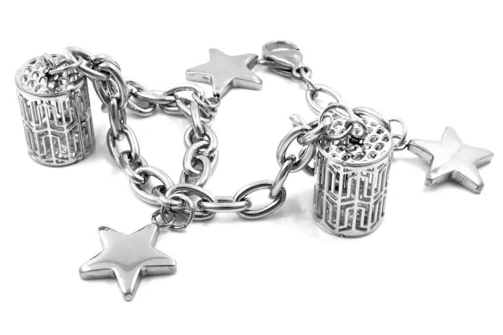 Bijoux_en_acier_inoxydable_:_Découvrez_pourquoi_ils_doivent_figurer_dans_votre_garde_robe Bijoux_en_acier_inoxydable_:_Découvrez_pourquoi_ils_doivent_figurer_dans_votre_garde_robe
