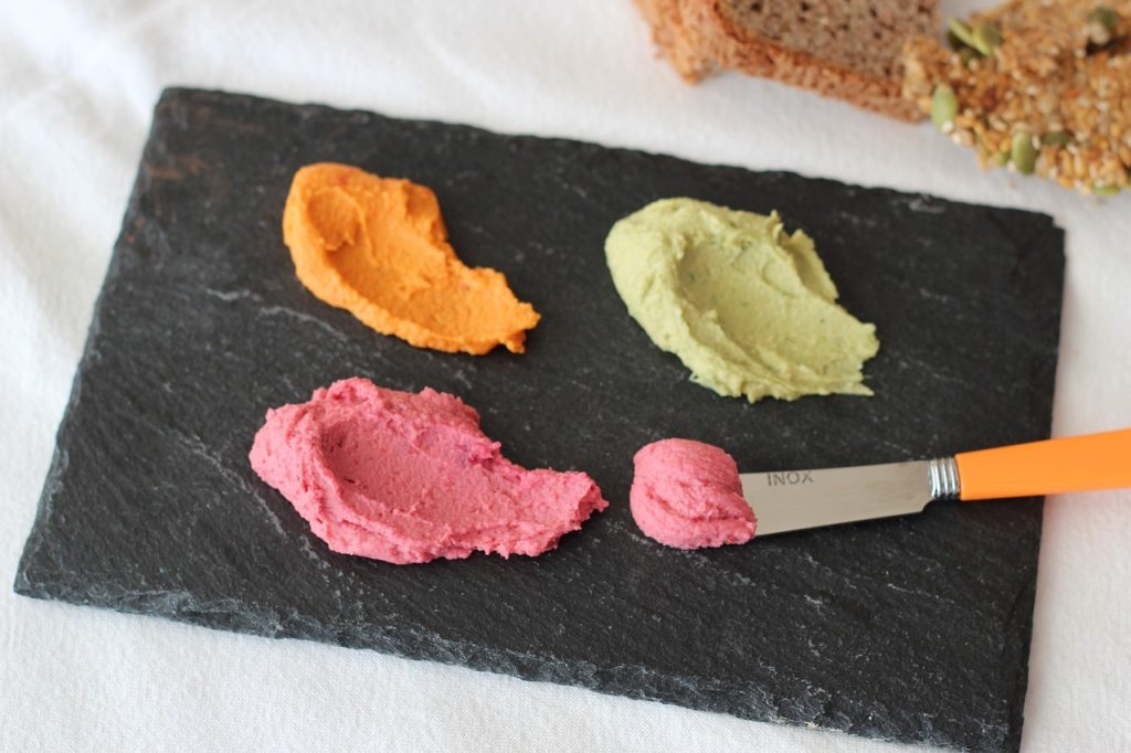 S_amuser_avec_du_houmous S_amuser_avec_du_houmous