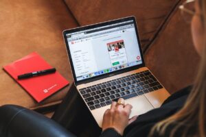 Du quartier au Web : réussir la communication de ses créations « house made » quand on est maman entrepreneuse à Paris