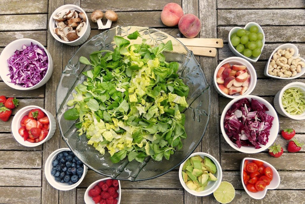 Collations_et_salades_saines_:_Faire_manger_des_fruits_et_légumes_à_votre_famille