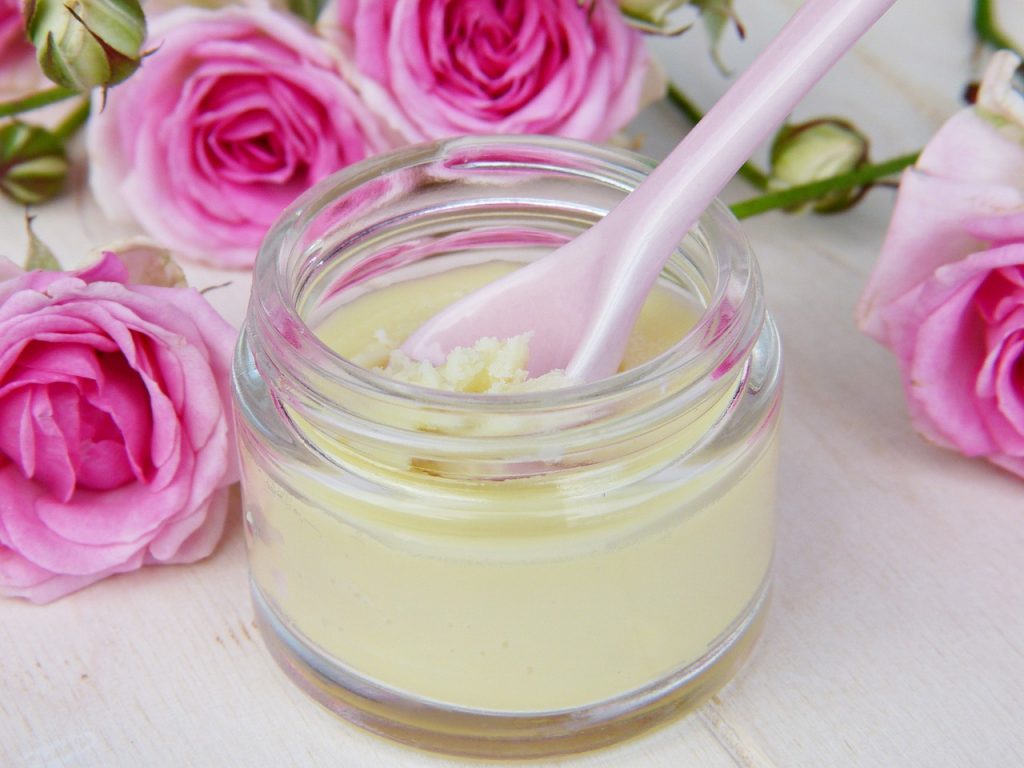 Lotion_de_Pâques_au_beurre_de_cacao,_à_la_cire_d_abeille_et_à_l_huile_de_coco