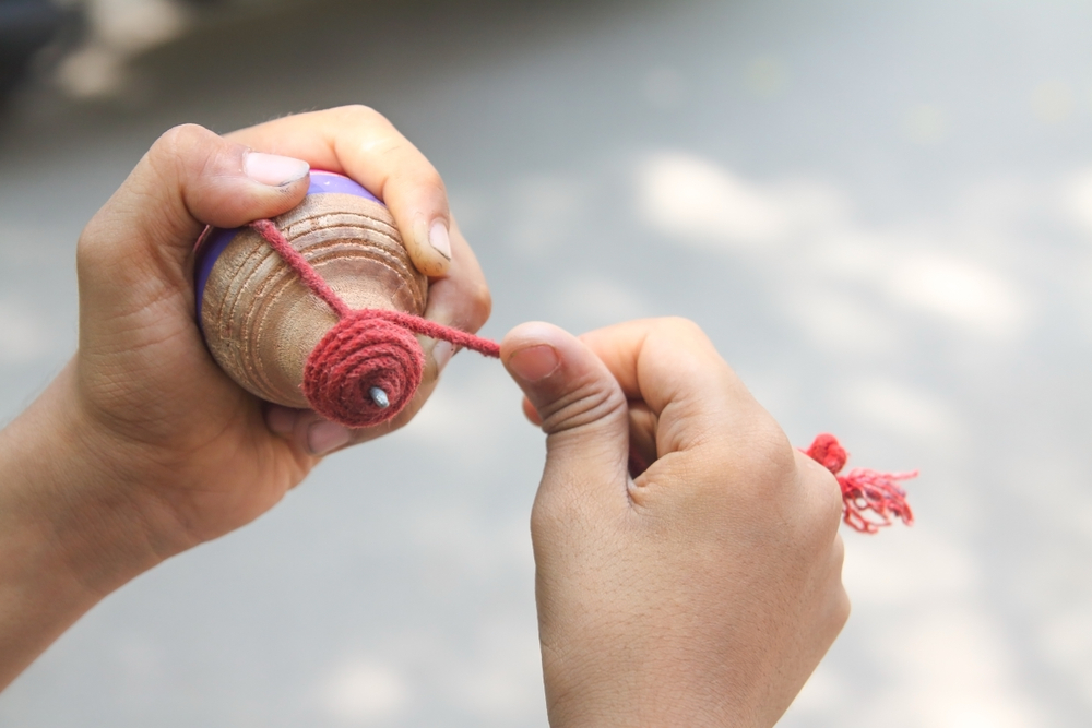 Classic,Wooden,Spinning,Top,Toy,With,String