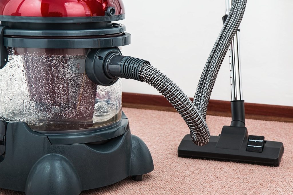 Pourquoi_vaut_il_mieux_faire_appel_à_un_professionnel_pour_nettoyer_son_tapis_de_maison_?