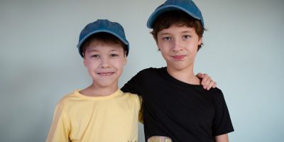 Les_T_shirts_personnalisés_comme_cadeaux_uniques_:_les_différentes_étapes_pour_un_choix_optimal